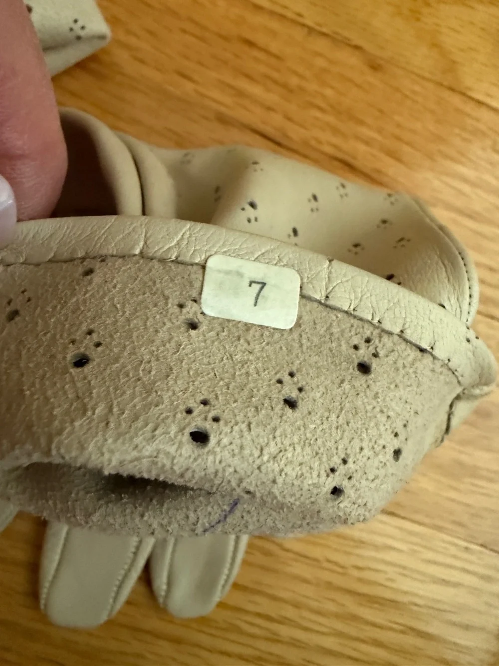 NWOT Kid Leather Womens Gloves Cream Color Size 7